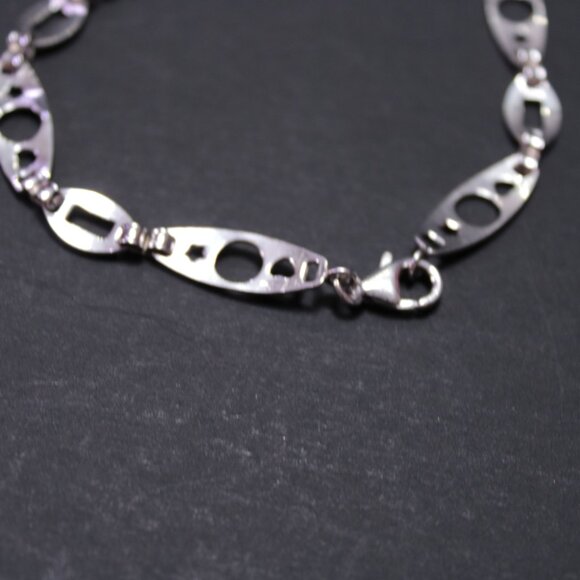 Vintage Silver Bracelet with Star and Circle Design - Picture 10 of 12